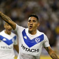 Golazo de Ricardo Centurión en el triunfo de Vélez por Copa Sudamericana
