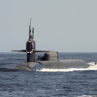 EU refuerza seguridad y envía un submarino con misiles guiados a Medio Oriente
