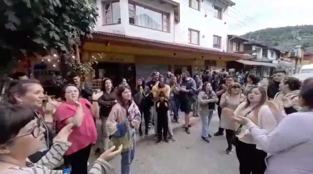 Reclamo ATE San Martín de los Andes. Fuente: (Fm La Montaña)