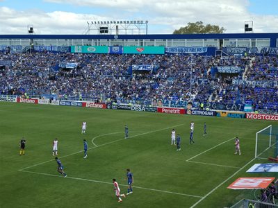 Godoy Cruz sigue sin ganar en el Gambarte y empató con Independiente