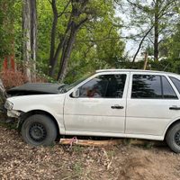 Fatal accidente en Plottier: un hombre perdió la vida tras chocar contra árboles