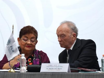 Gertz Manero propone acuerdo para resolver infracciones comunitarias en el país