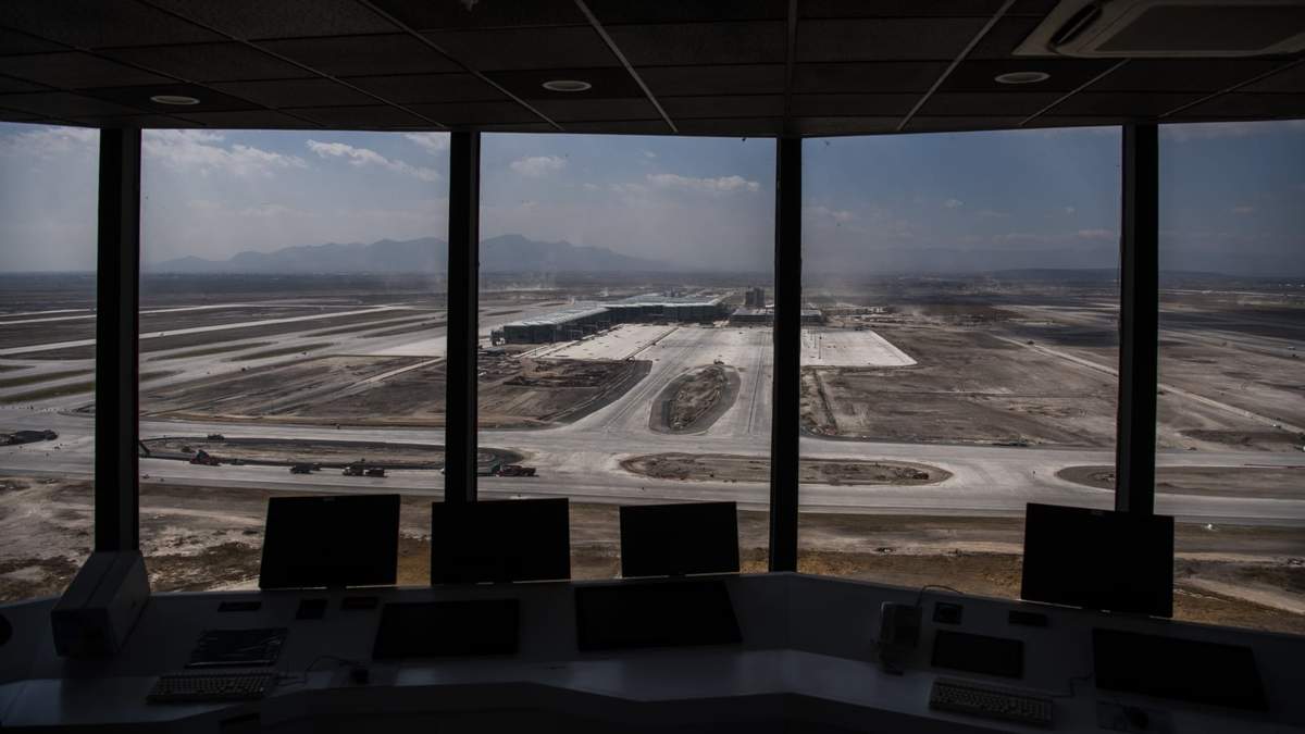 Recorrido por las instalaciones de la Torre de Control Aéreo del Aeropuerto Internacional Felipe Ángeles