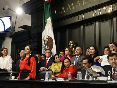 Lilly Téllez llama “Bellaco Fernández Llorona” al presidente del Senado (Video)