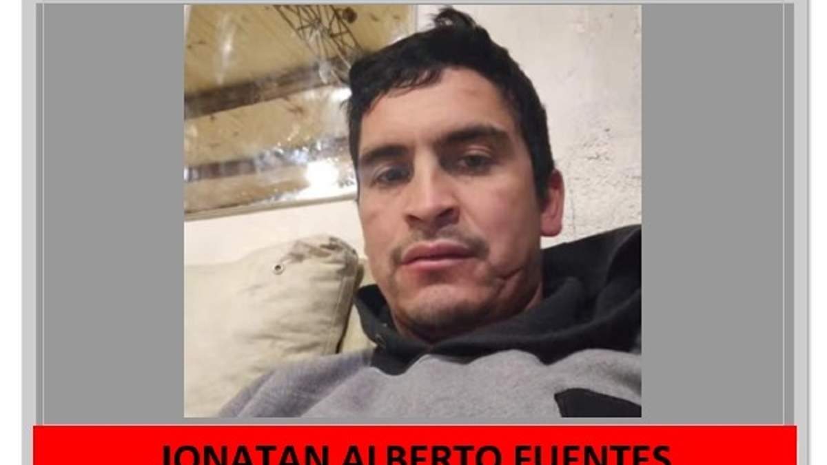 Jonatan Fuentes, de 37 años, es buscado intensamente por la Policía. Fuente: (Policía de Neuquén)