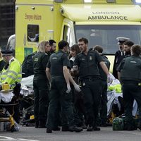Un muerto y varios heridos deja ataque terrorista afuera del Parlamento británico (Videos)