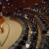 El Senado avala la reforma para comprar medicamentos sin licitación en el extranjero