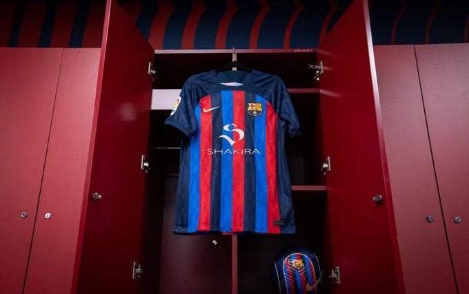 Camiseta del Barcelona con el nombre de Shakira