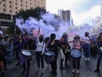 “¡Ni una asesinada más!”, claman mujeres en marcha contra la violencia (Video)