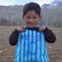 El niño afgano Murtaza pide auxilio a Messi