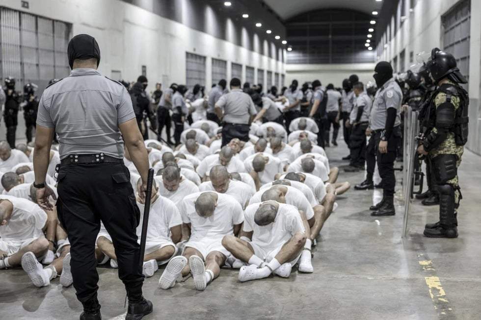 Demanda pide que funcionarios de EU declaren sobre deportaciones