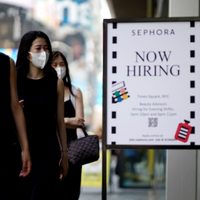 Otro revés para Biden: la creación de empleo se frenó en agosto en Estados Unidos