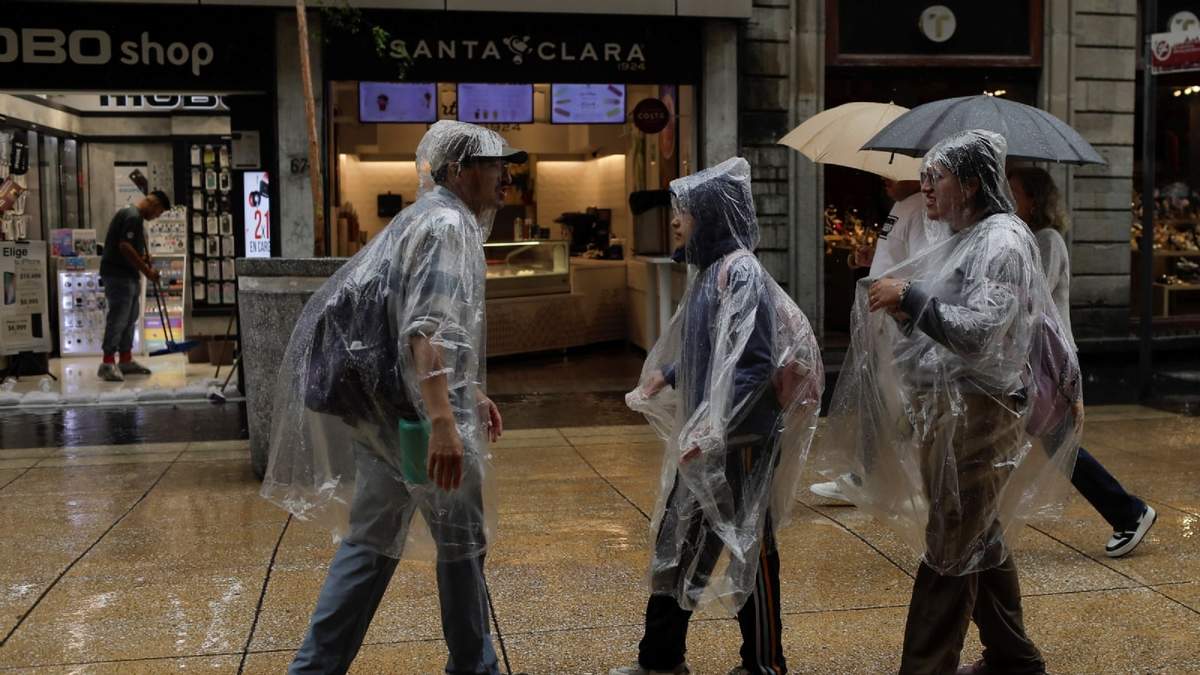 Cielo medio nublado a nublado con probabilidad de lluvias con intervalos de chubascos en la Ciudad de México para este jueves