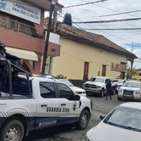 Ataque armado en Palacio Municipal de Tingüindín deja un civil y un policía muertos