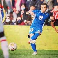 El mexicano Andrés Guardado seguirá jugando para el Betis un año más
