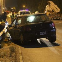 Conductor alcoholizado chocó a toda velocidad contra un camión y se incrustó en el guardarraíl en la ruta 7