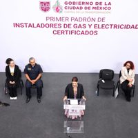 Brugada presenta padrón de instaladores certificados de gas y luz; se busca evitar incendios