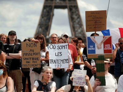 Francia aprueba el pasaporte sanitario y la vacunación obligatoria