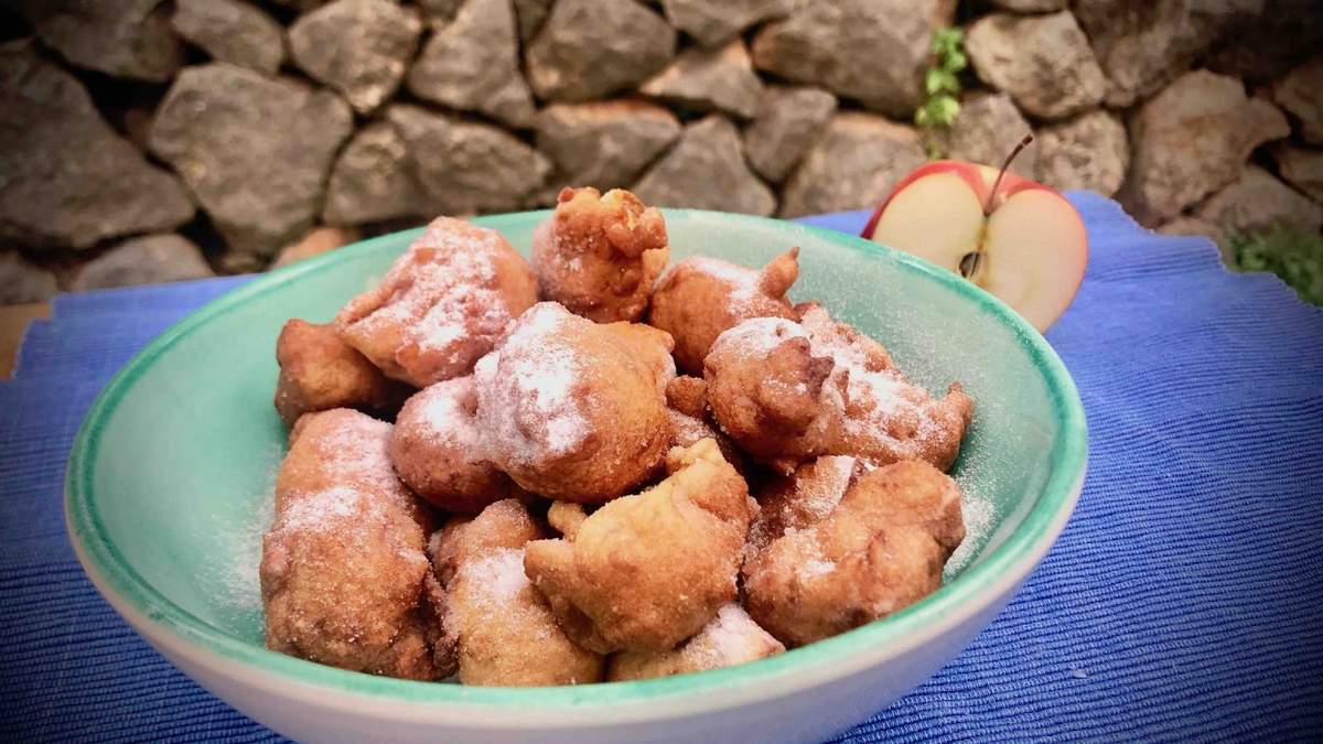 Buñuelos de manzana. Fuente: (Instagram)
