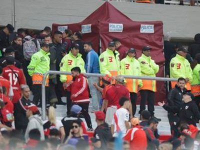 River: Hincha muere tras saltar al vacío en estadio Monumental; se suspende partido