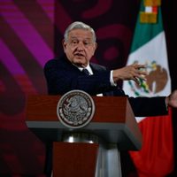 AMLO analiza cambiar gira del adiós por evento masivo en el Zócalo capitalino