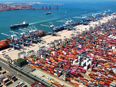 China promete mantenerse firme ante la amenaza de aranceles del 100% de Trump