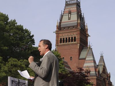 Trump suspende los visados a nuevos estudiantes internacionales de Harvard