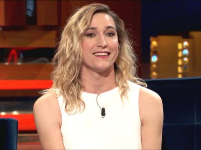 "2020 ya es historia": Netflix sorprende con guiños a la competencia de la mano de Abril Zamora