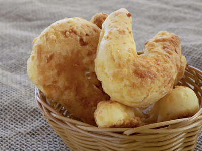 Fritos y mucho más baratos: no te prives a la hora del mate y hacé estos falsos chipá que son una locura