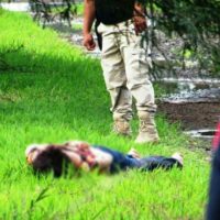 Hallan a una mujer baleada y maniatada en Michoacán; es el feminicidio 78 del año