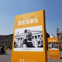 Con instalación fotográfica y floral, Cultura de la CDMX evoca el 14 de febrero