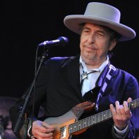 ¡Está de estreno! Bob Dylan compuso una canción. ¡No creerás para quién!