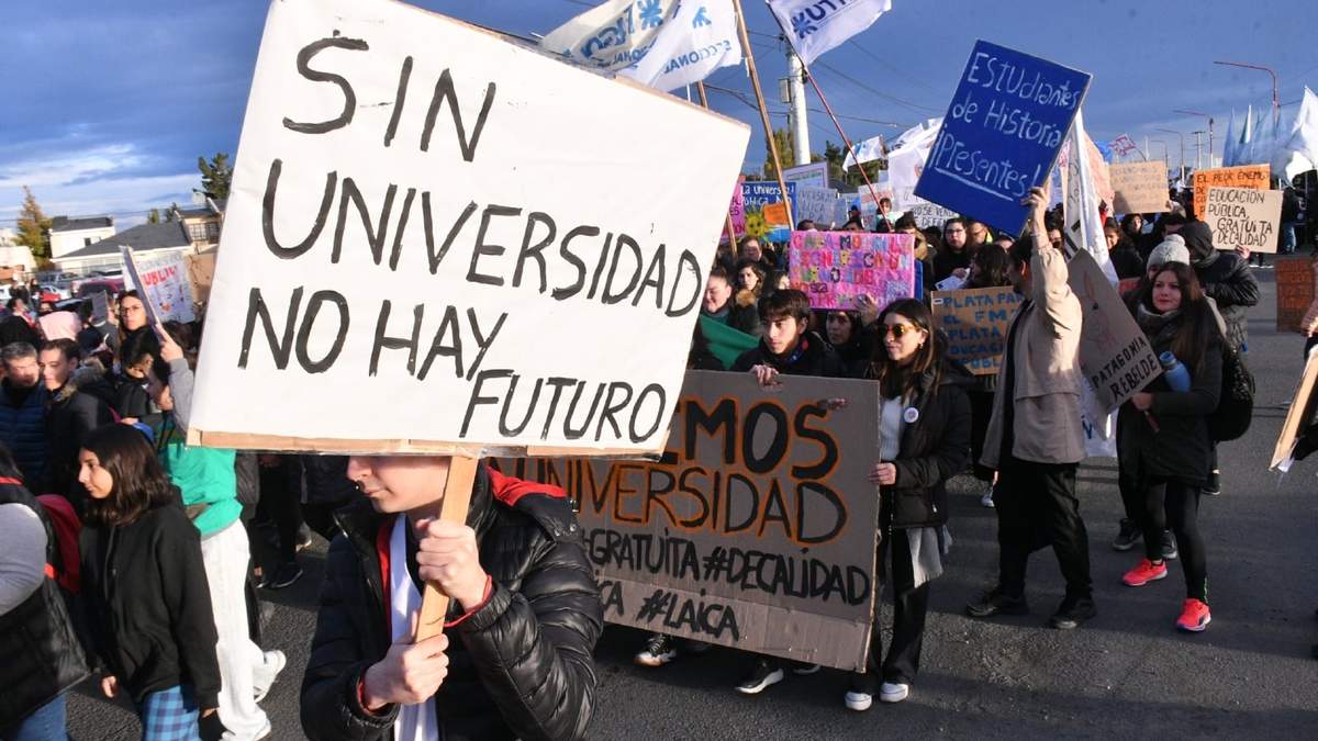 El paro de transporte suma el apoyo de la comunidad universitaria. Fuente: (X)