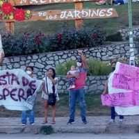 Villa La Angostura: convocan a realizar un acampe en la plaza para reclamar por viviendas permanente