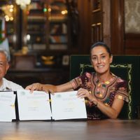 AMLO publica la reforma judicial; firma decreto con Claudia Sheinbaum como testigo (Video)