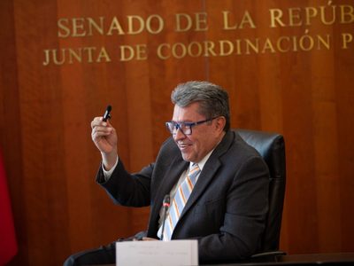 Monreal ve riesgo de que el INAI se extinga jurídicamente; descarta confrontarse con AMLO