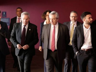 "No tenemos que retirarnos antes de tiempo", advirtieron desde el Gobierno