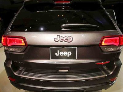 Cerca de 220 mil vehículos Jeep Cherokee pueden incendiarse: Stellantis