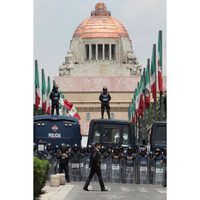 De Díaz Ordaz a Peña Nieto, los símbolos y la represión