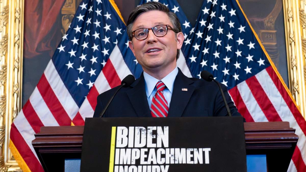 El republicano Mike Johnson