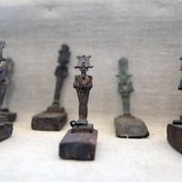 Inédito hallazgo en Egipto: encontraron el primer escondite de estatuas de bronce del Período Tardío