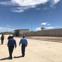 Con huelga de hambre, 600 reclusos exigen atención médica, alimentos y… televisiones