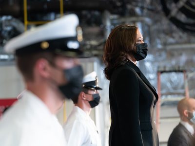 Gira de Kamala Harris a Vietnam se retrasa por un "incidente médico anómalo"