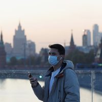 El coronavirus avanza a paso firme en Rusia: Moscú se cierra más