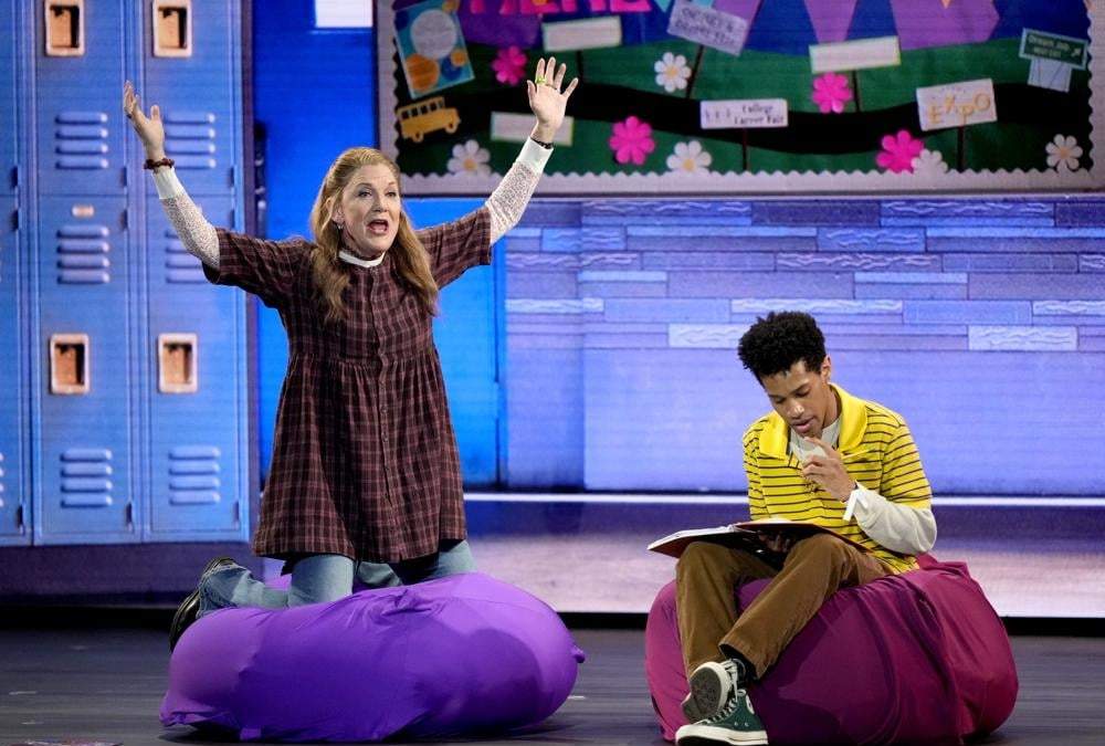 Victoria Clark y Justin Cooley, actores de "Kimberly Akimbo", ganadora de Mejor Musical en los premios Tony 2023