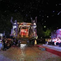 Encabezan Américo y María desfile navideño y el tradicional encendido del pino