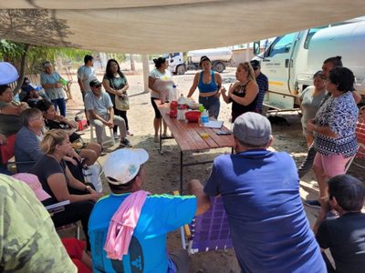 Vecinos de Centenario liberaron uno de los cuatro camiones cisternas retenidos ante la falta de agua