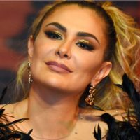 Ninel Conde se brilló ante su público con muy poca ¡tela!