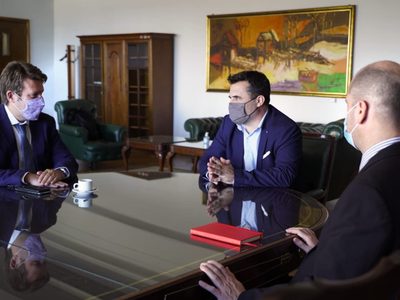 Darío Martínez analizó inversiones millonarias para Neuquén y Mendoza