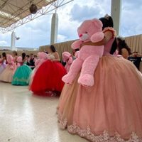Con DJ Foxy y Bellakath, 24 adolescentes celebran sus XV Años en Santa Martha Acatitla (Video)